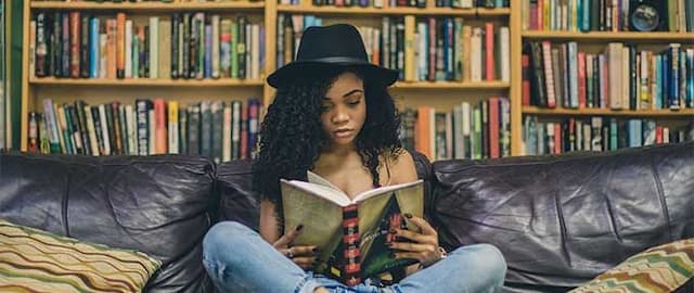 6 Incredible Benefits of Reading Books