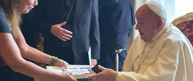 Pope Francis Receives The Price of Children