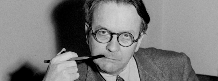 Raymond Chandler and 7 of the Best Thriller Writers Today